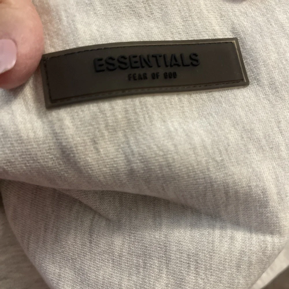 NWT Essentials Fear Of God Men's Sz Sm Light Oatmeal Hoodie, Pocket, Money - Picture 3 of 10